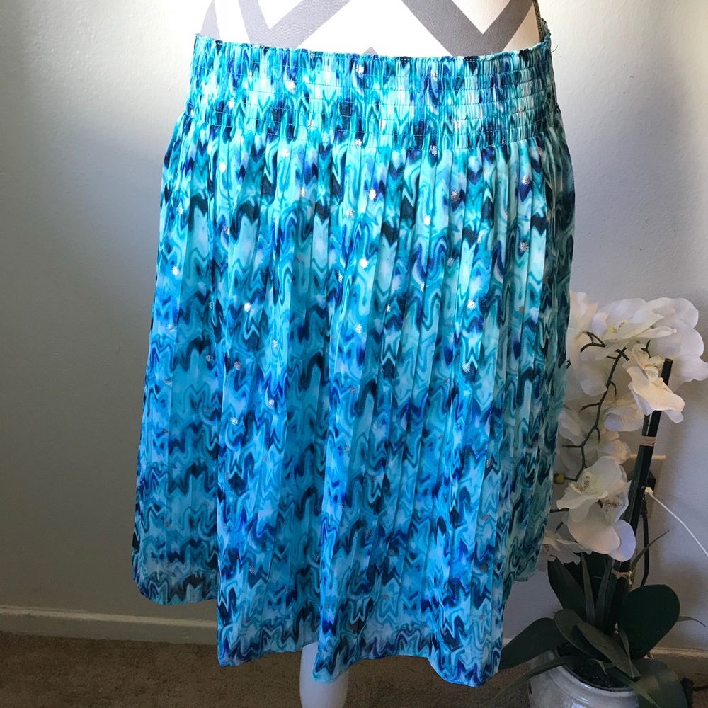 WHBM Abstract Print Pleated Skirt Size M